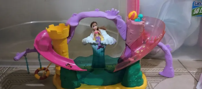 Polly pocket parque aquático mermaid race and splash