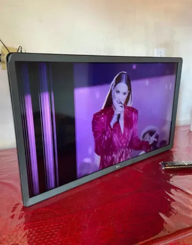 Smart tv lg 32 polegadas com listra na tela