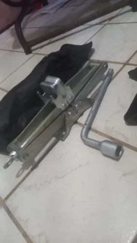 Macaco automotivo novo