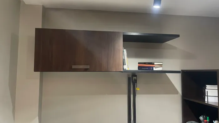 Armário Aéreo para Escritório com Prateleiras