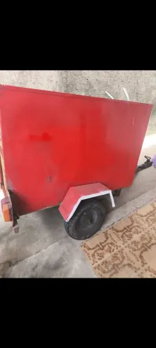 Carretinha baú para moto com documentação.