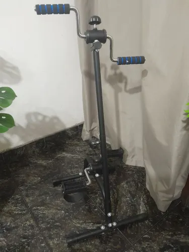 Mini Bicicleta Ergometrica para fisioterapia cor preta