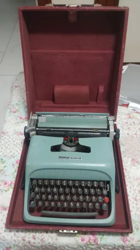 Máquina portátil de escrever para decoração