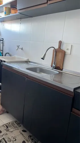 Pia com torneira