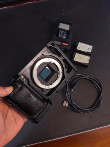 Câmera Sony A6300 com Cage