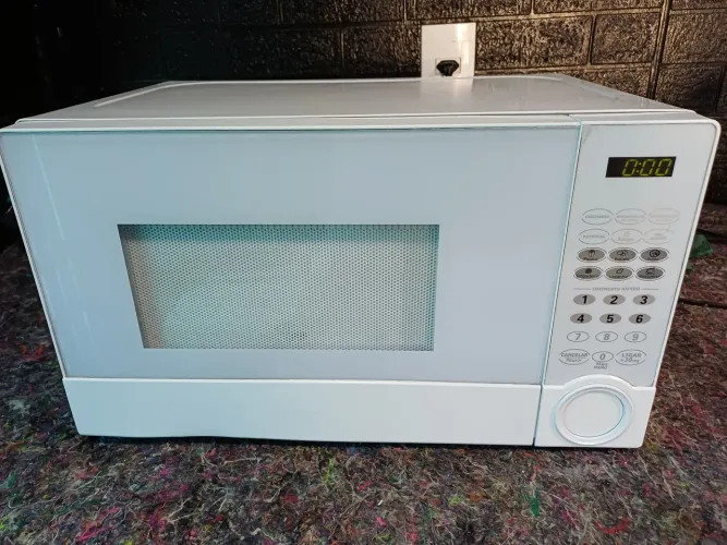 Micro-ondas 18 litros, 3 mes de garantia