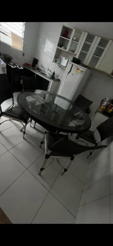 Mesa de Varanda com Tampo de Vidro + 5 Cadeiras