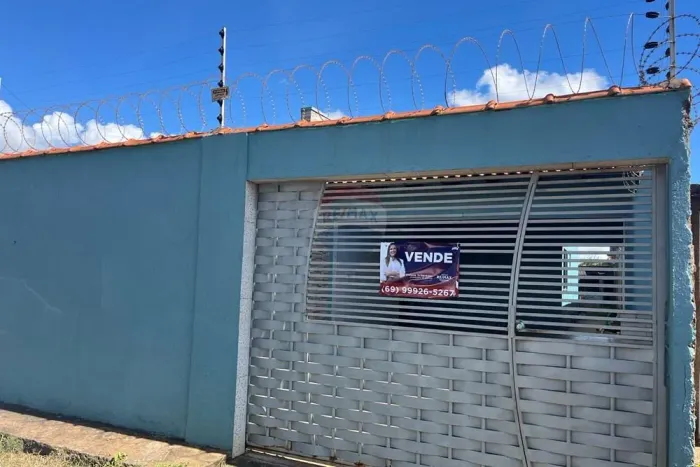 Conforto e Praticidade: Casa com Suíte e Amplo Quintal no Bairro Socialista