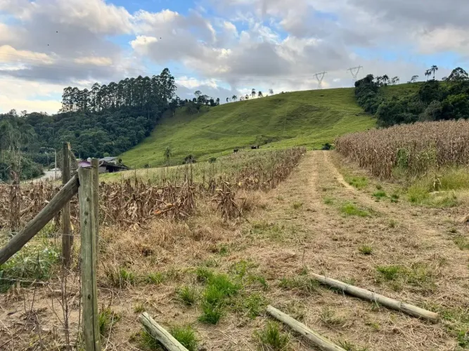 Sitio com linda vista no Rio dos CedrosS - Águas Mornas - SC