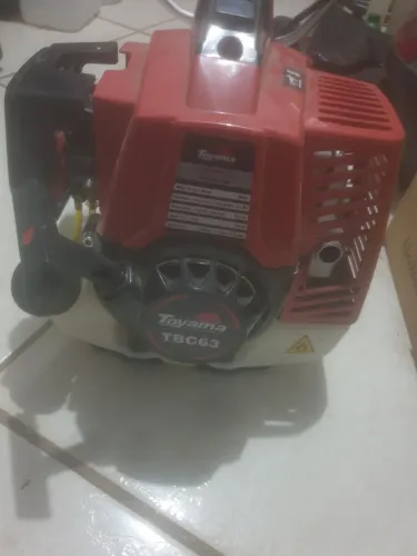 Roçadeira a gasolina tbc 63 Marca TOYAMA 63.3 cc