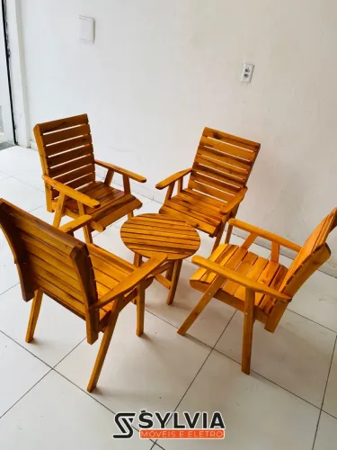 Conjunto de área envernizado