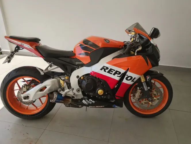 Honda CBR rr 1000 Repsol