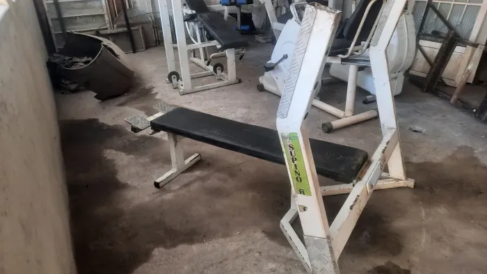 Equipamentos musculação Righeto