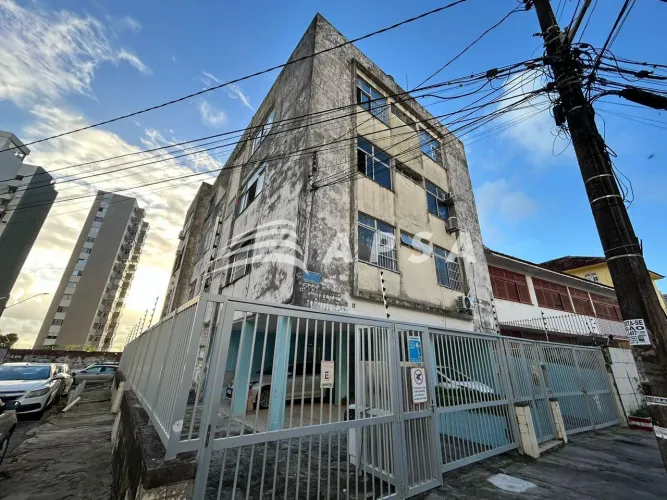 CONDOMINIO SÃO SEBASTIÃO. ÓTIMA OPORTUNIDADE LOCALIZADA NA GRAÇA. APARTAMENTO NO TÉRREO, V