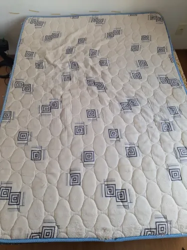 Cama e box para doação 