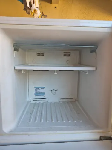 Geladeira dúplex, usada em bom estado de conservação e funcionando perfeitamente, 260 L