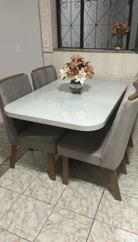 Mesa 4 cadeiras