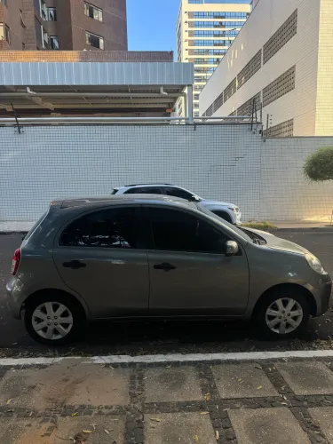 Nissan March SV 1.6 16V Flex Fuel 2013