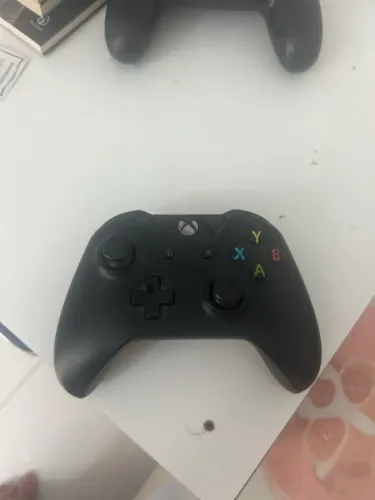 Controle Xbox One com defeito