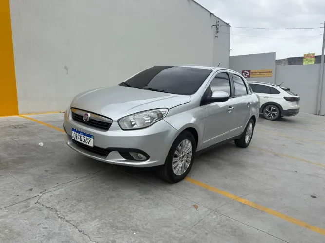 Fiat Grand Siena Essence 1.6 Flex 16V 2015