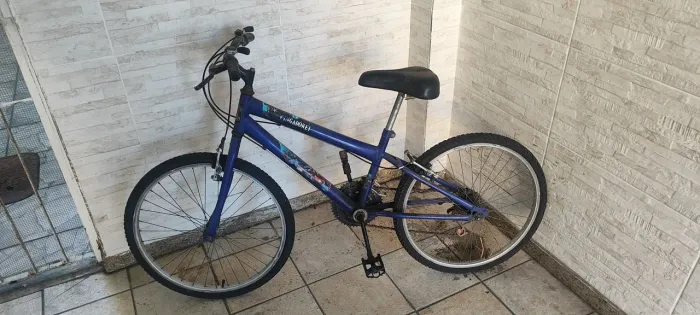 Vendo 3 bicicletas ou troco por uma bicicleta aro 29 em boas condições. Pago a diferença.