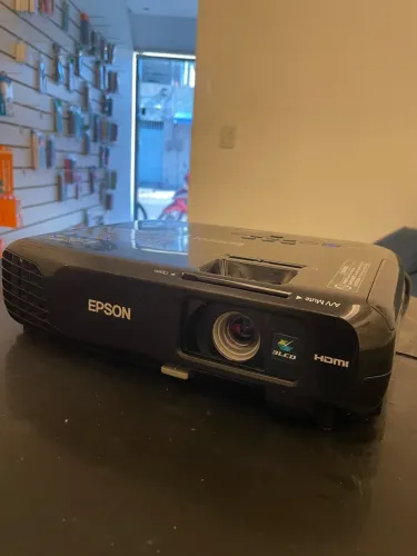 Projetor Epson S18+ - garantia 6 meses - loja física