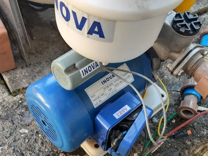 Bomba d água inova inox ótimo estado