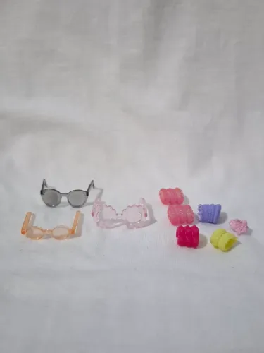 3 óculos e 6 pulseiras originais Barbie