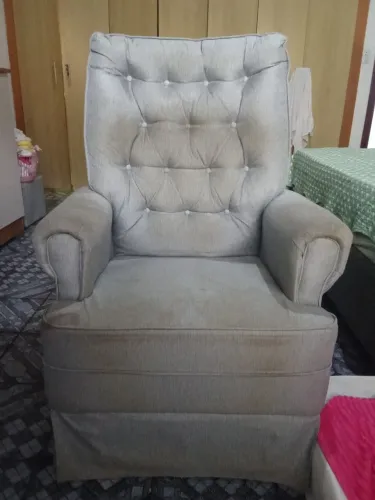 POLTRONA DE AMAMENTAÇÃO DE BALANÇO 