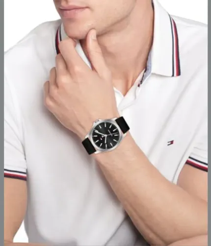 Relogio Tommy Hilfiger Masculino 42mm Quartzo 3ponteiros aço.