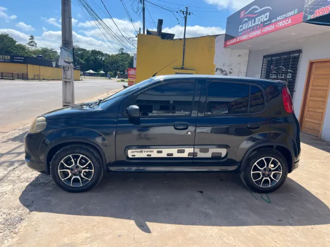 Fiat Uno Sporting 1.4 EVO Fire Flex 8V 4P 2012