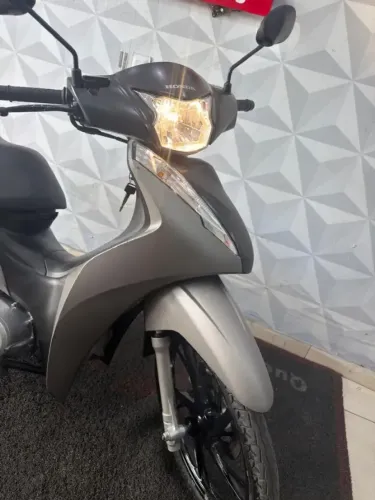 HONDA BIZ 125 - ANO 2023(FELIPE VEÍCULOS)