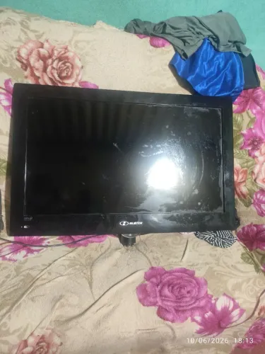 Vende-se televisão