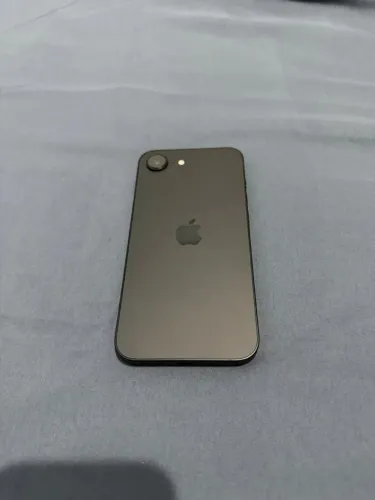 iPhone 16e