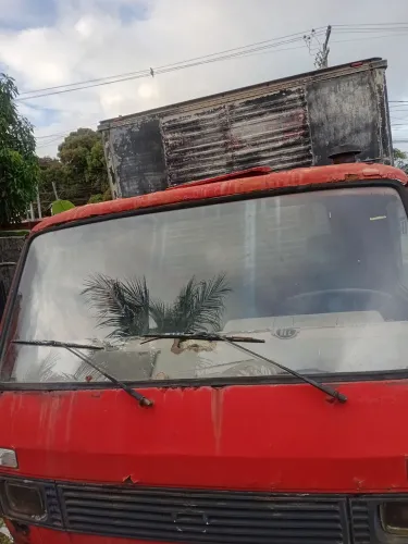 CAMINHÃO BAU - PRA VENDER 30 mil *