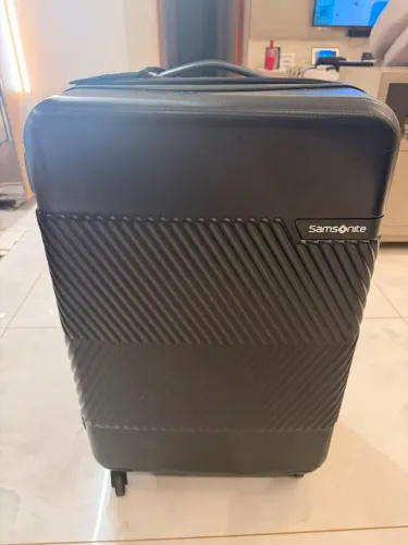 Mala Sansonite média 23 Kg. Usada duas vezes.