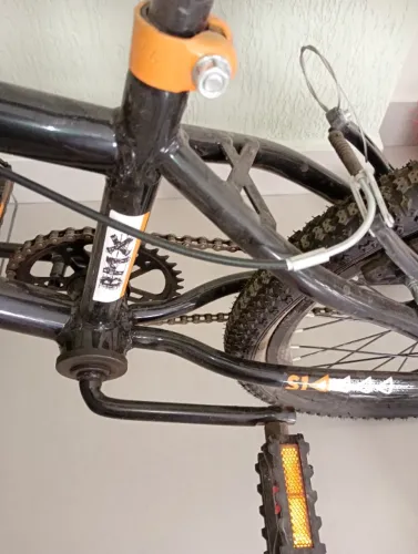 Bicicleta aro 20 poucos dias de uso, está novinha só pegar e andar