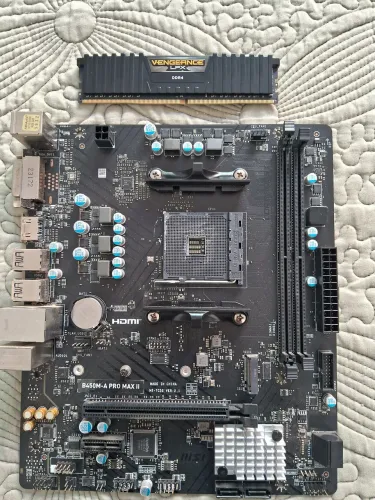 Placa-mãe AM4 + 8GB ram ddr4 3600Mhz - ENVIO RÁPIDO 