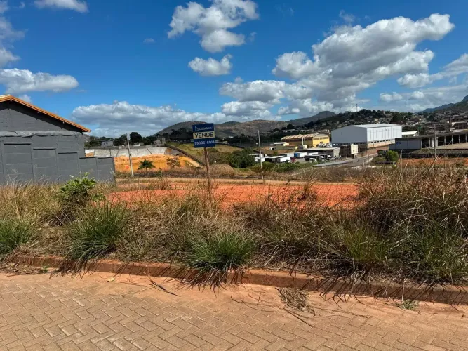 Imóvel com 500M2 em Marcílio de Noronha - Viana - ES