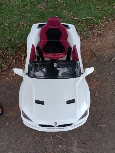 Carro elétrico infantil
