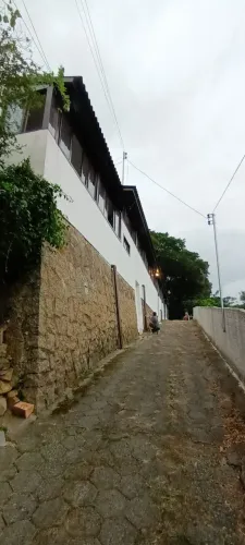 Alugo apartamento no Saco dos Limões 