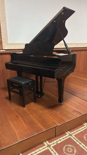 Piano para LOCAÇÃO 