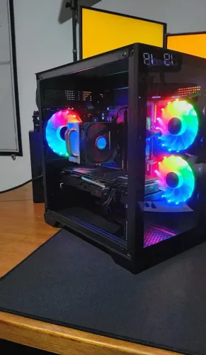 PC GAMER I7 7700k + Gtx1070 + 16GB RAM + SSD