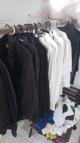 Camisa social masculina e feminina