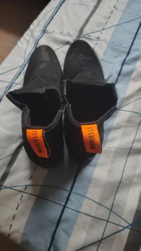 Bota em couro