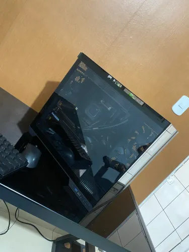 PC Gamer Ryzen 7 7800X3D + RX 9060 XT 16GB | 16GB RAM DDR5 | SSD 1TB | Full Black