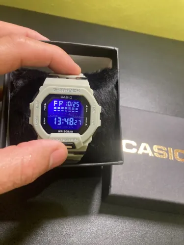 Relógio Casio G-Shock Digital Cinza claro WR 20BAR com Caixa