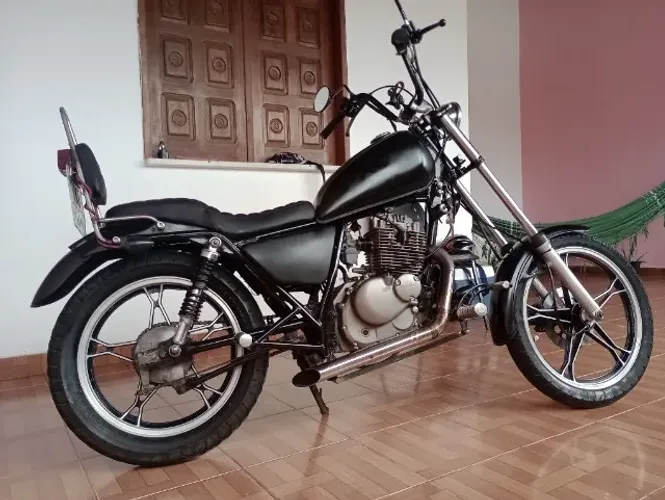 Vendo Suzuki Intruder 125cc customizada