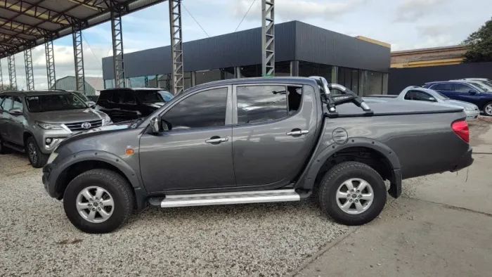 Mitsubishi L200 Triton GLS 3.2 CD TB Int.diesel MEC 2015