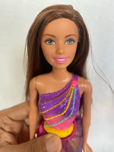 Boneca Barbie Princesa do Reino do Arco-Íris